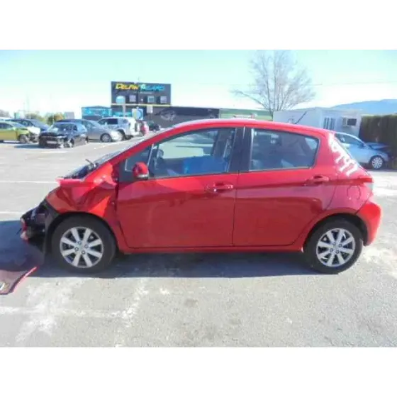 TOYOTA YARIS '2013 ACTIVE ROJO