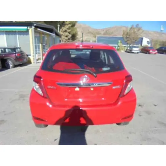 TOYOTA YARIS '2013 ACTIVE ROJO