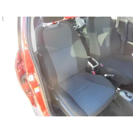 TOYOTA YARIS '2013 ACTIVE ROJO