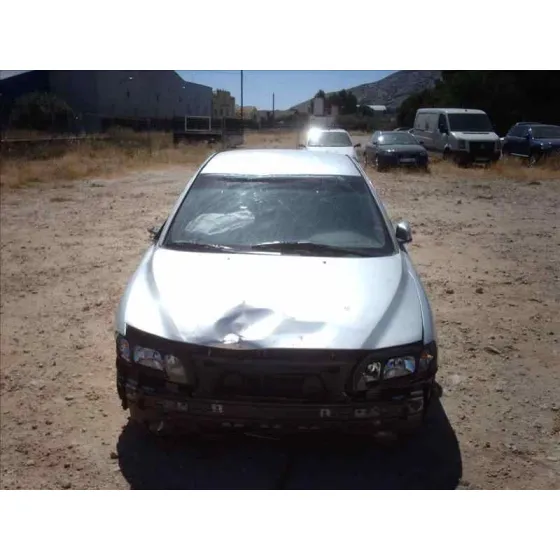 VOLVO S60 BERLINA '2001 2.4 D GRIS