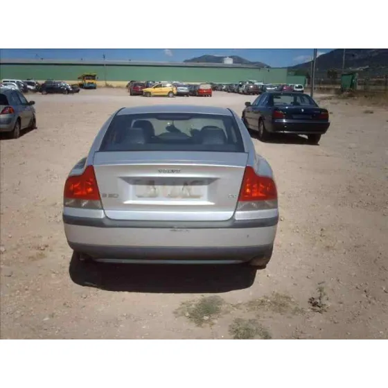 VOLVO S60 BERLINA '2001 2.4 D GRIS