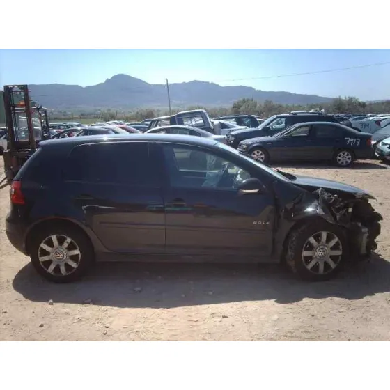 VOLKSWAGEN GOLF V BERLINA (1K1) '2003 SPORTLINE NEGRO