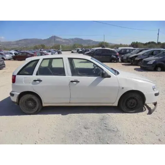 SEAT IBIZA (6K1) '2001 SELECT BLANCO