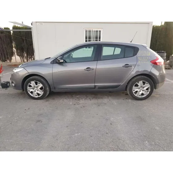 RENAULT MEGANE III BERLINA 5 P '2011 DYNAMIQUE GRIS OSCURO