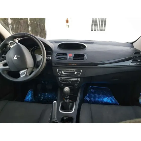 RENAULT MEGANE III BERLINA 5 P '2011 DYNAMIQUE GRIS OSCURO
