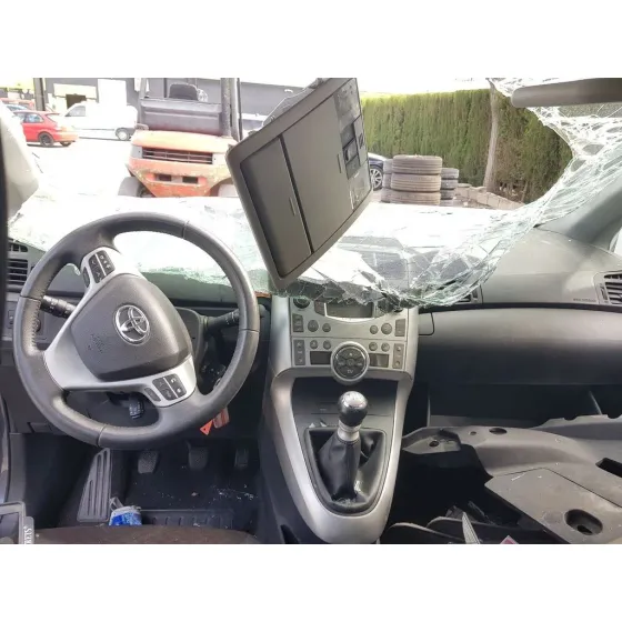 TOYOTA VERSO '2011 ACTIVE GRIS OSCURO