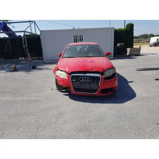 AUDI A4 BERLINA (8E) '2006 2.0 TDI 16V (103KW) ROJO
