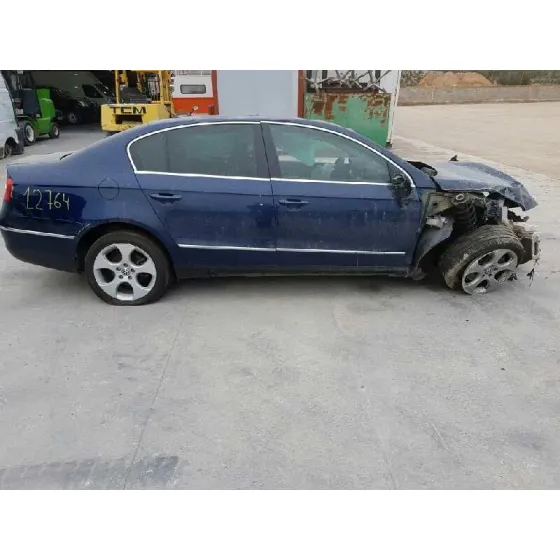 VOLKSWAGEN PASSAT BERLINA (3C2) '2005 TRENDLINE AZUL
