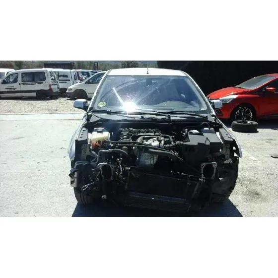 FORD FOCUS BERLINA (CAP) '2008 AMBIENTE (D) GRIS PLATA