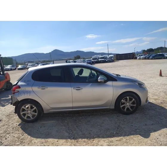Peugeot 208 I (CA_, CC_) 2015