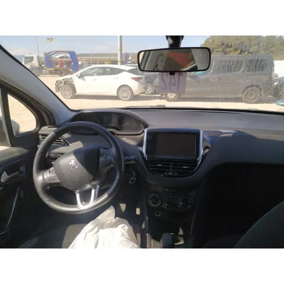 Peugeot 208 I (CA_, CC_) 2015