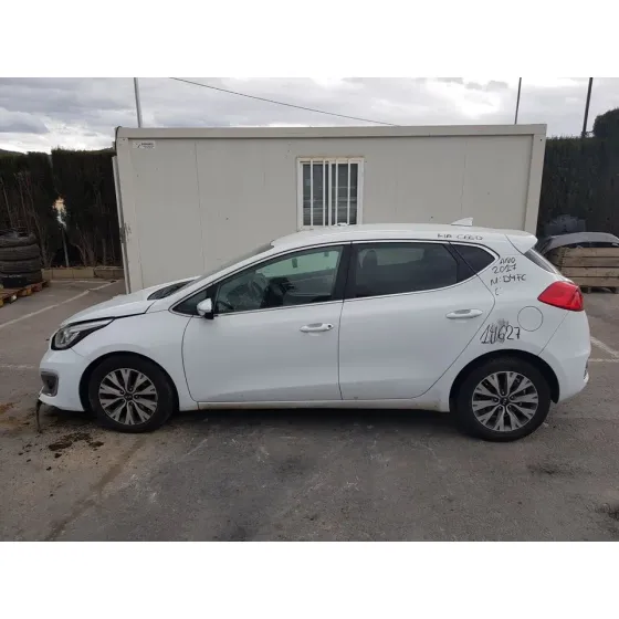 KIA CEE'D '2017 BUSINESS BLANCO