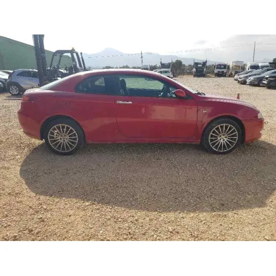 ALFA ROMEO GT (125) '2004 M-JET DISTINCTIVE ROJO