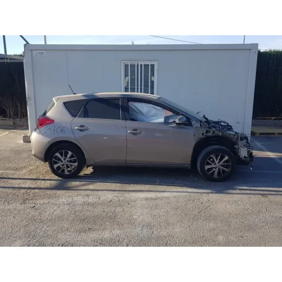 TOYOTA AURIS '2013 ACTIVE BEIG