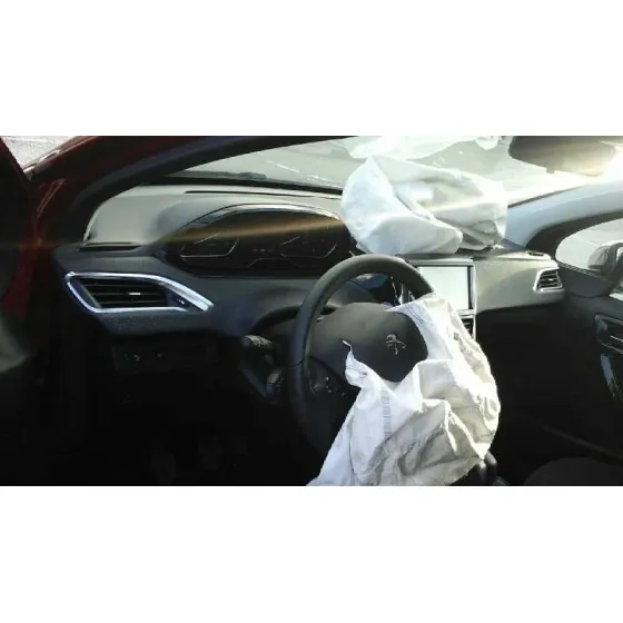 PEUGEOT 208 '2018 STYLE GRANATE