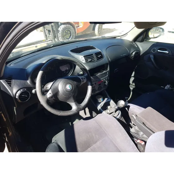 ALFA ROMEO 147 (190) '2007 1.9 JTD 8V M-JET DISTINCTIVE GRIS OSCURO