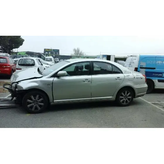 TOYOTA AVENSIS BERLINA (T25) '2005 2.0 D4-D EXECUTIVE SEDAN (4-PTAS) GRIS