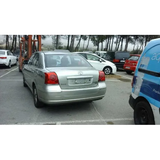 TOYOTA AVENSIS BERLINA (T25) '2005 2.0 D4-D EXECUTIVE SEDAN (4-PTAS) GRIS