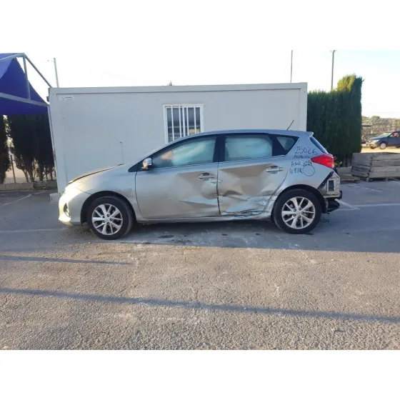 TOYOTA AURIS '2014 ACTIVE GRIS