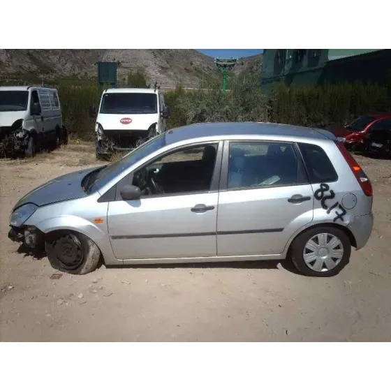 FORD FIESTA (CBK) '2005 GHIA GRIS