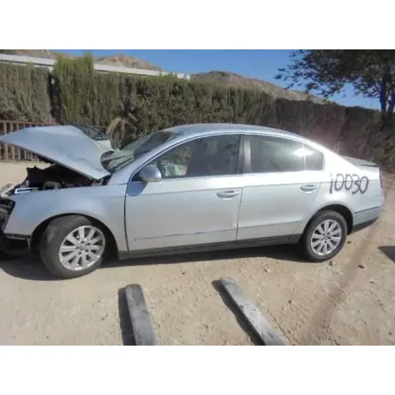 VOLKSWAGEN PASSAT BERLINA (3C2) '2005 ADVANCE GRIS