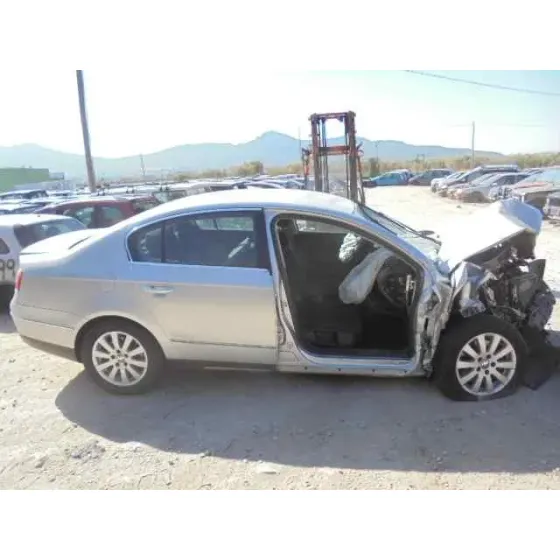 VOLKSWAGEN PASSAT BERLINA (3C2) '2005 ADVANCE GRIS