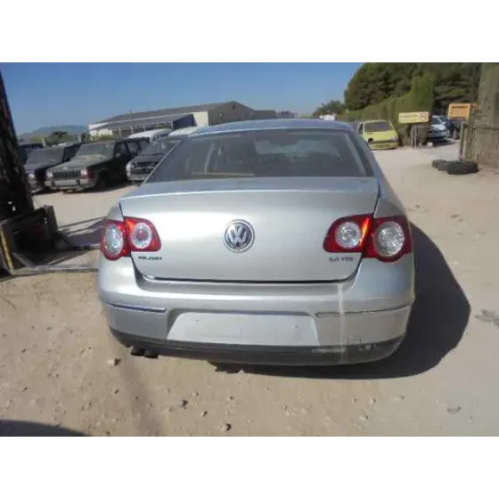 VOLKSWAGEN PASSAT BERLINA (3C2) '2005 ADVANCE GRIS