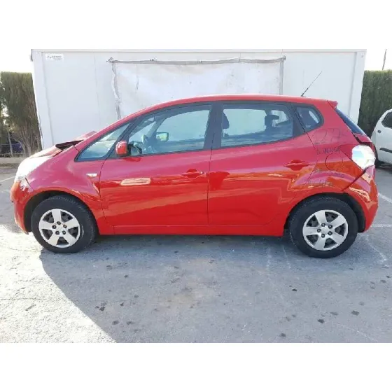 KIA VENGA '2010 BASIC ROJO
