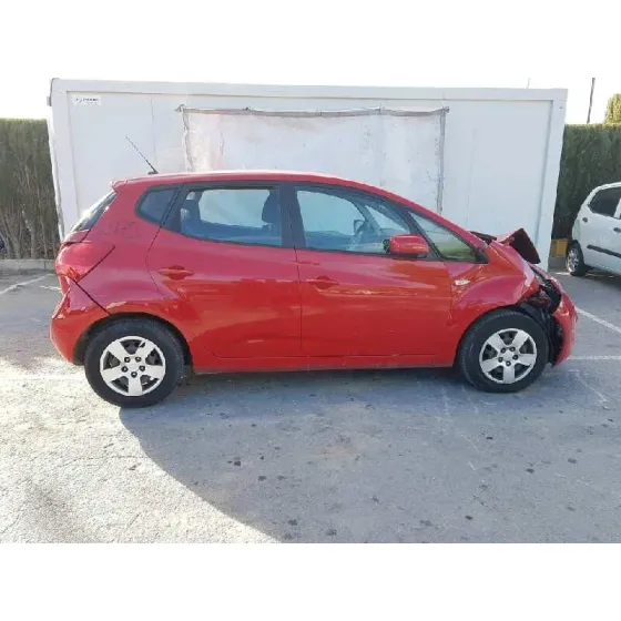 KIA VENGA '2010 BASIC ROJO
