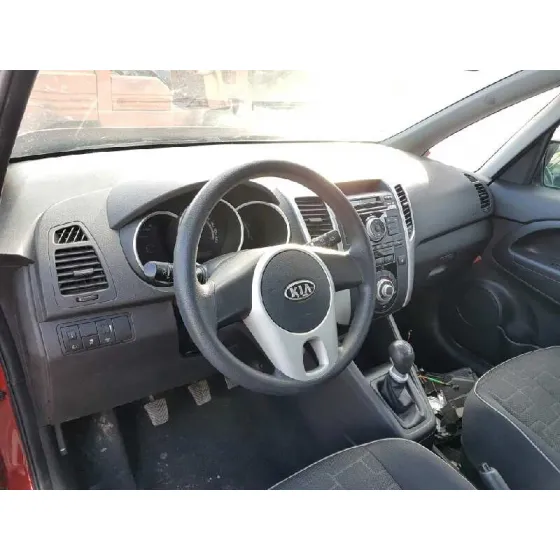 KIA VENGA '2010 BASIC ROJO