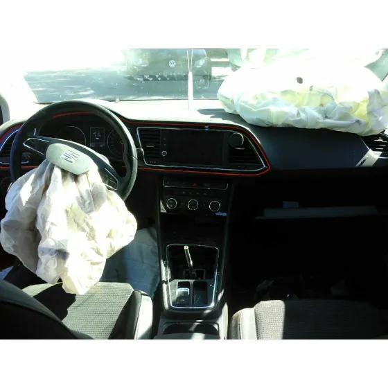 SEAT LEON (5F1) '2018 STYLE ROJO