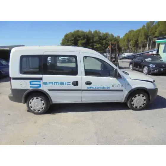 OPEL COMBO (CORSA C) '2011 FAMILIAR BLANCO