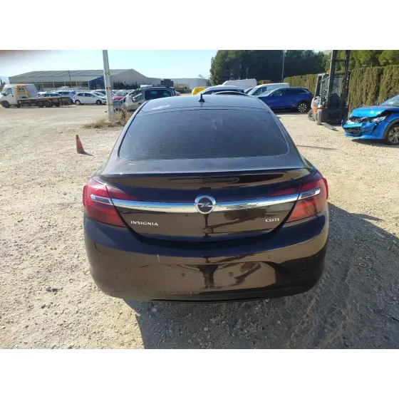 OPEL INSIGNIA BERLINA '2016 SELECTIVE CAOBA