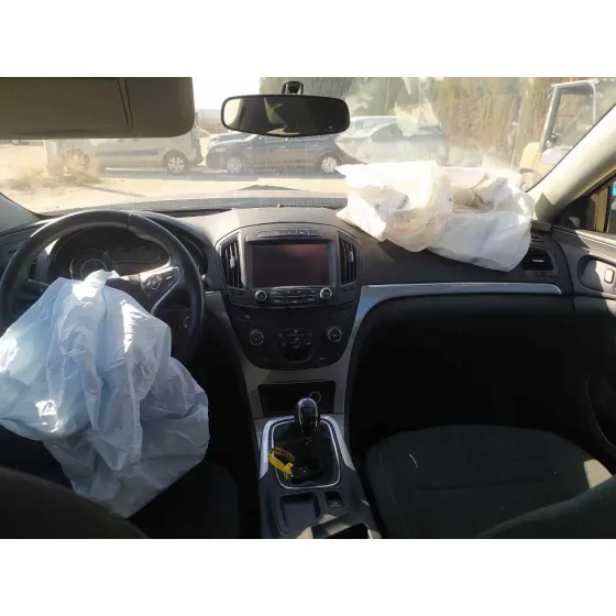 OPEL INSIGNIA BERLINA '2016 SELECTIVE CAOBA