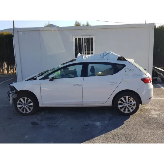 SEAT LEON (5F1) '2018 REFERENCE BLANCO