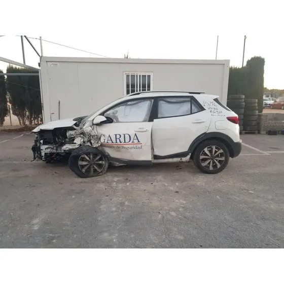 KIA STONIC (YBCUV) '2022 TECH BLANCO