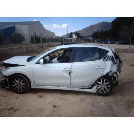 HYUNDAI I30 '2012 1.6 CRDI CAT BLANCO