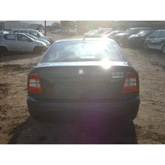 SKODA OCTAVIA BERLINA (1U2) '2003 AMBIENTE VERDE