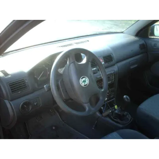 SKODA OCTAVIA BERLINA (1U2) '2003 AMBIENTE VERDE