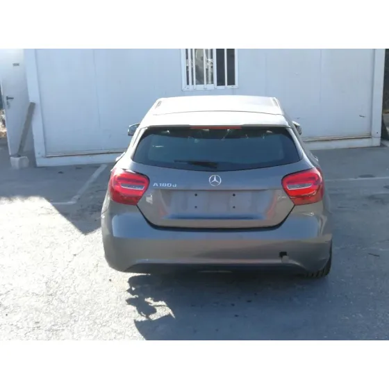 MERCEDES CLASE A (W176) '2021 A 180 CDI BLUEEFFICIENCY (176.012) GRIS