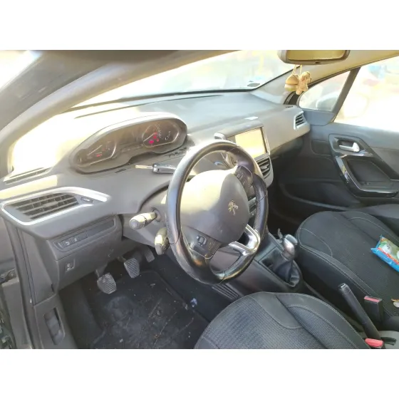 Peugeot 208 I (CA_, CC_) 2012