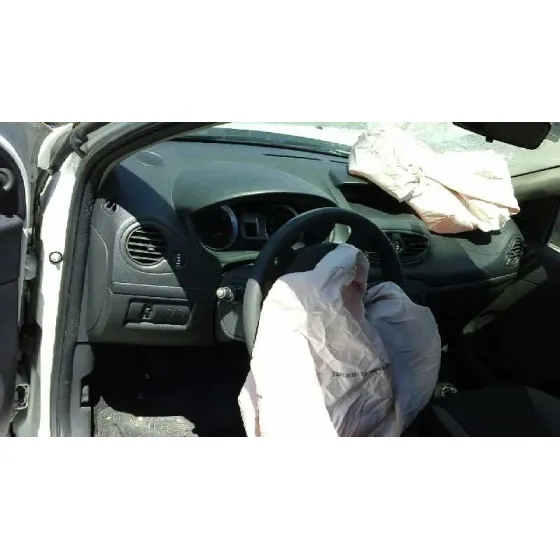 RENAULT CLIO III '2011 AUTHENTIQUE BLANCO