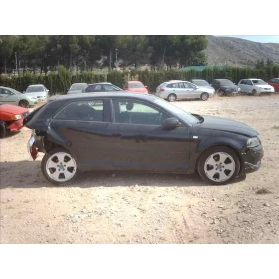 AUDI A3 (8P) '2003 2.0 FSI AMBIENTE NEGRO