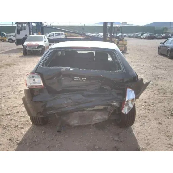 AUDI A3 (8P) '2003 2.0 FSI AMBIENTE NEGRO