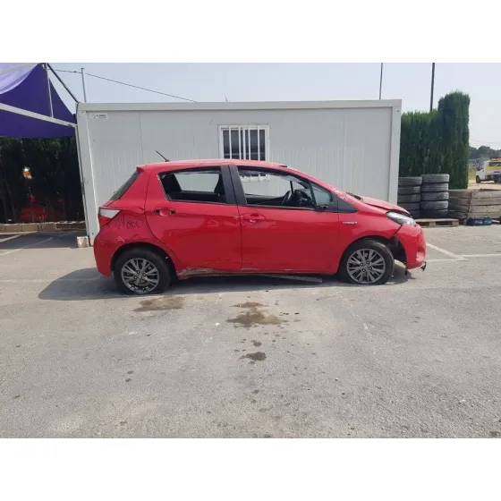 TOYOTA YARIS '2018 HYBRID ADVANCE ROJO