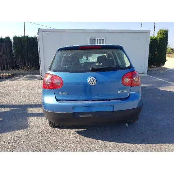 VOLKSWAGEN GOLF V BERLINA (1K1) '2004 TRENDLINE AZUL