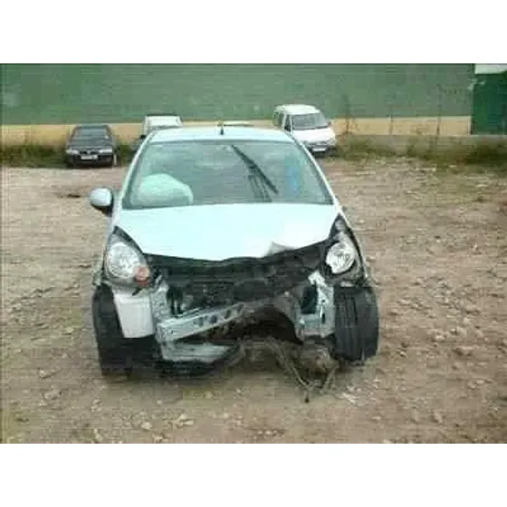TOYOTA AYGO (KGB/WNB) '2005 BASICO GRIS