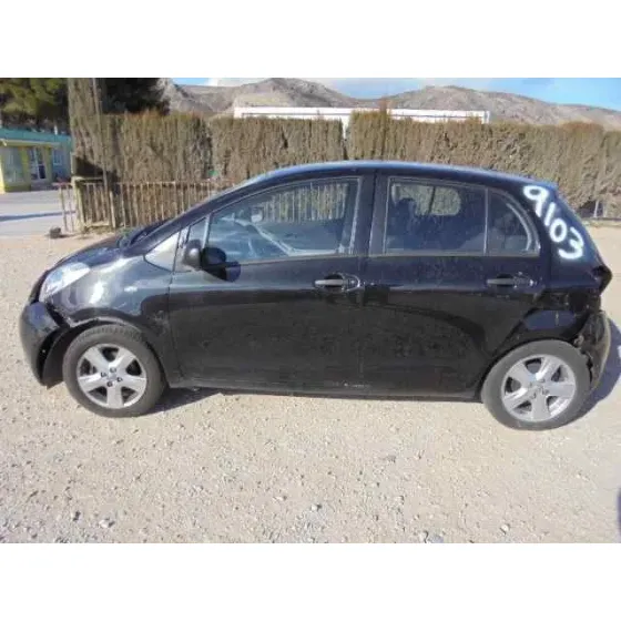 TOYOTA YARIS (KSP9/SCP9/NLP9) '2009 BASICO NEGRO