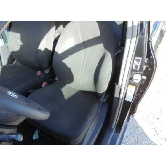 TOYOTA YARIS (KSP9/SCP9/NLP9) '2009 BASICO NEGRO