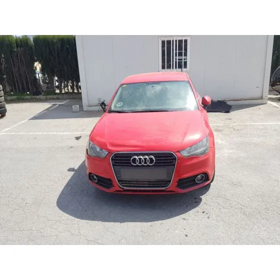 AUDI A1 SPORTBACK (8XA) '2013 AMBITION ROJO